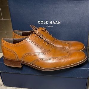 Cole Haan Wingtip dress shoe 9/10